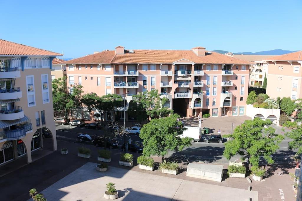 Port-Frejus, Le Paladien, Appartement 2 Pieces Climatise, Terrasse & Parking Εξωτερικό φωτογραφία