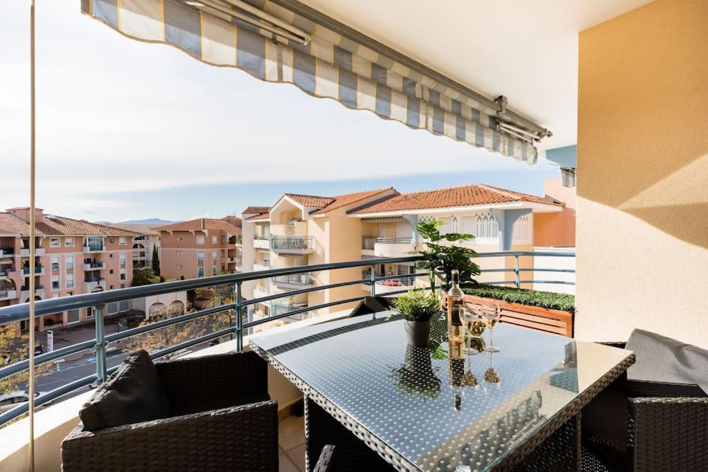 Port-Frejus, Le Paladien, Appartement 2 Pieces Climatise, Terrasse & Parking Εξωτερικό φωτογραφία